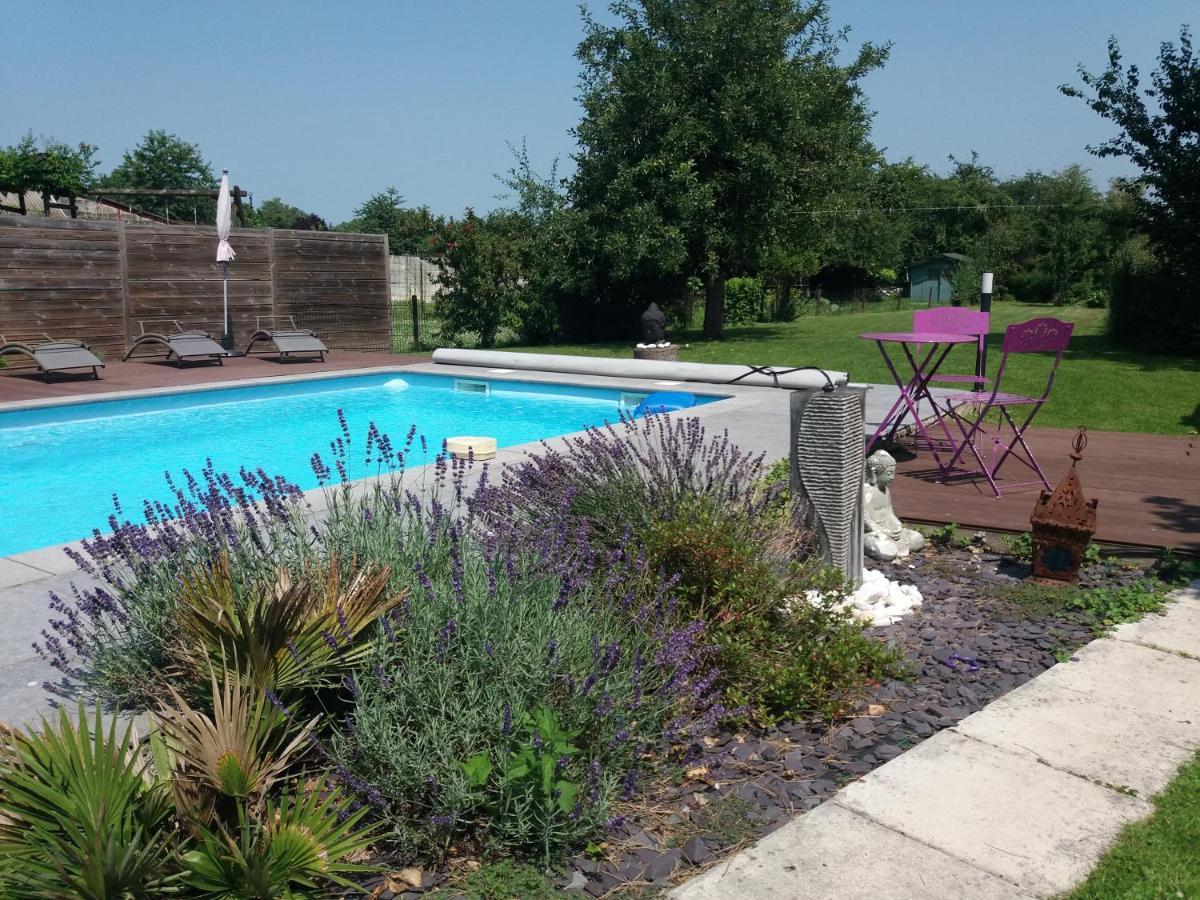 Chambres D Hotes ,Hotel ,Secret D'Une Nuit A Vicq Pres De Onnaing,Avec Piscine Exterior photo