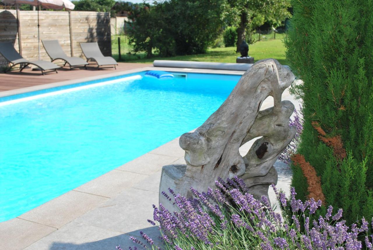 Chambres D Hotes ,Hotel ,Secret D'Une Nuit A Vicq Pres De Onnaing,Avec Piscine Exterior photo
