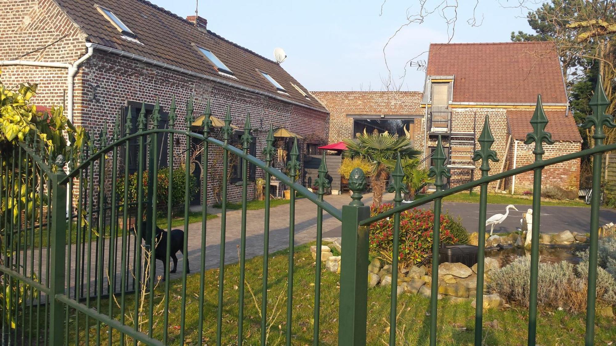Chambres D Hotes ,Hotel ,Secret D'Une Nuit A Vicq Pres De Onnaing,Avec Piscine Exterior photo
