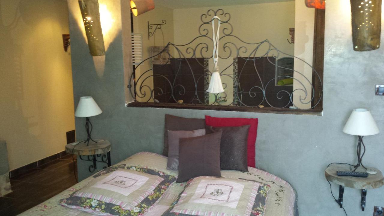 Chambres D Hotes ,Hotel ,Secret D'Une Nuit A Vicq Pres De Onnaing,Avec Piscine Room photo
