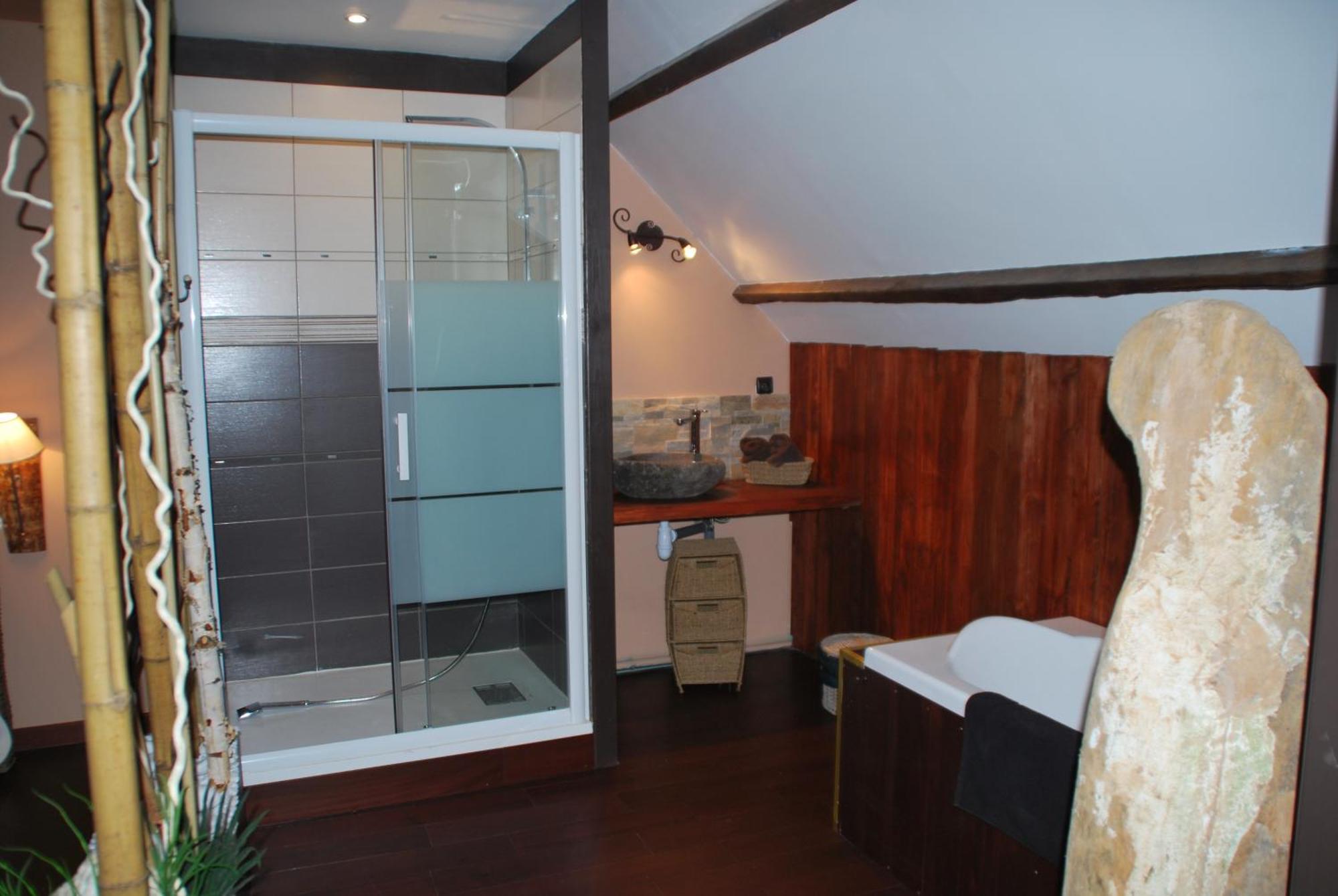 Chambres D Hotes ,Hotel ,Secret D'Une Nuit A Vicq Pres De Onnaing,Avec Piscine Exterior photo