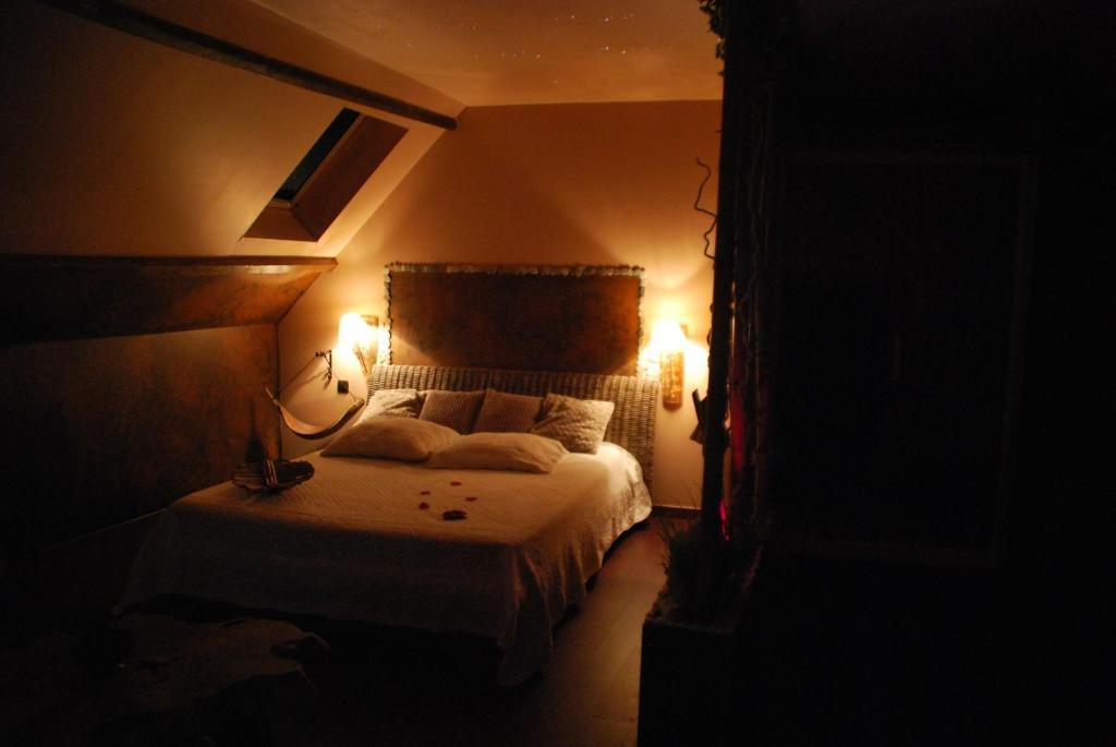 Chambres D Hotes ,Hotel ,Secret D'Une Nuit A Vicq Pres De Onnaing,Avec Piscine Room photo